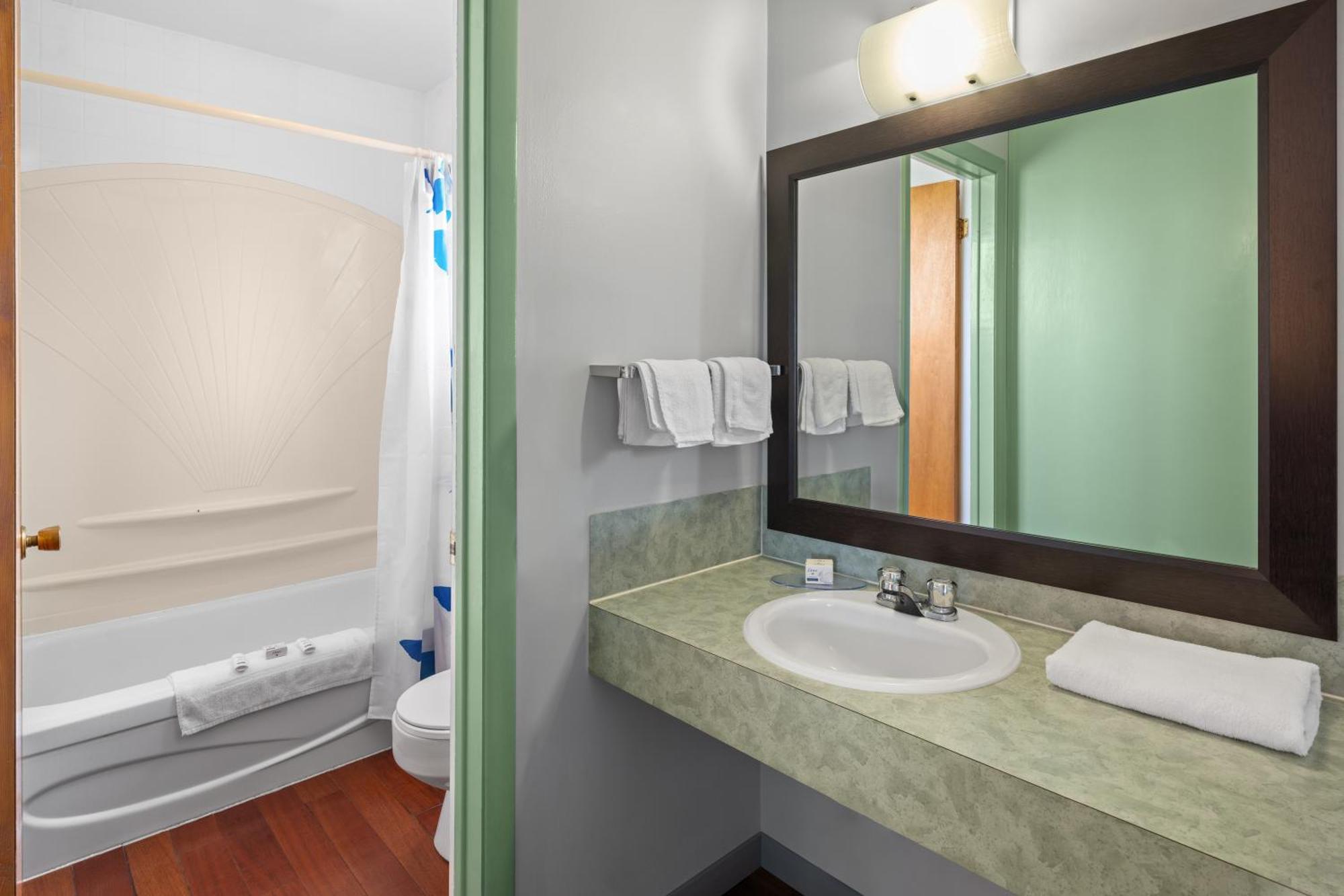 Travelodge By Wyndham Grand Falls Exterior photo