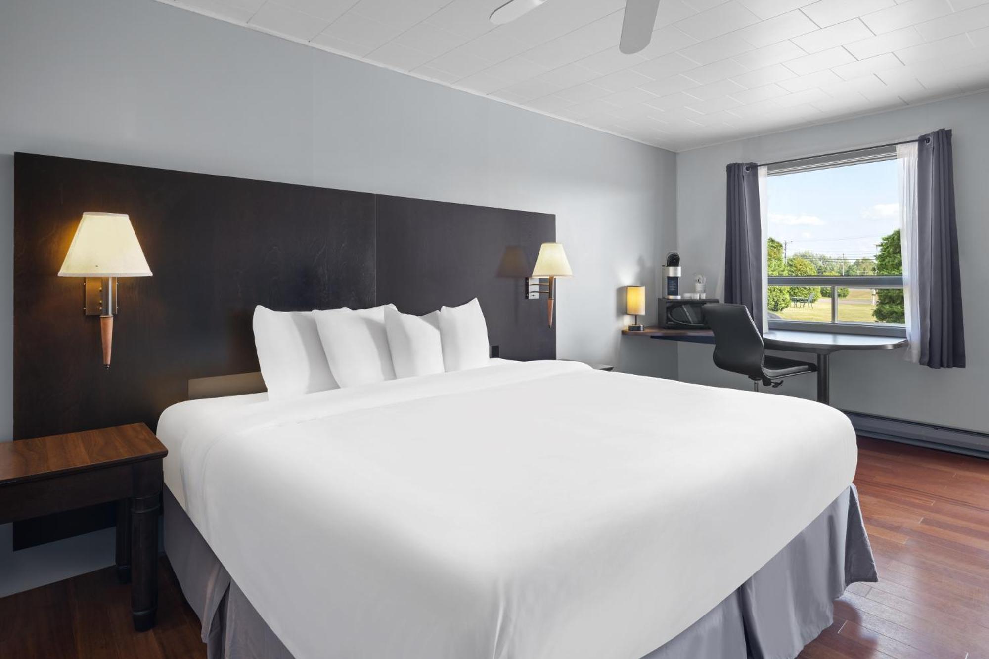 Travelodge By Wyndham Grand Falls Exterior photo